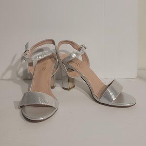 Dream Pairs Silver Sparkle 3.75 in. Heel sz 10 Open Toe NWOB